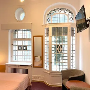hotel-castell-am-kurfurstendamm.find-berlin-hotels.com/